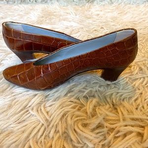 Joan & David Vintage Pumps